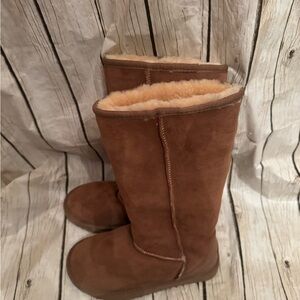 Women’s Tall UGG Boots Size 5